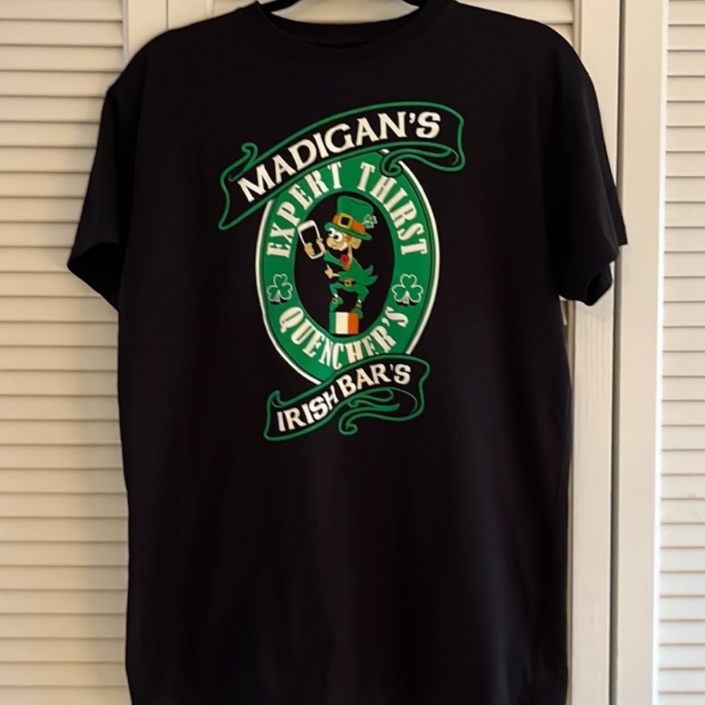 Madigan’s Irish Bars tee shirt. LIKE NEW!